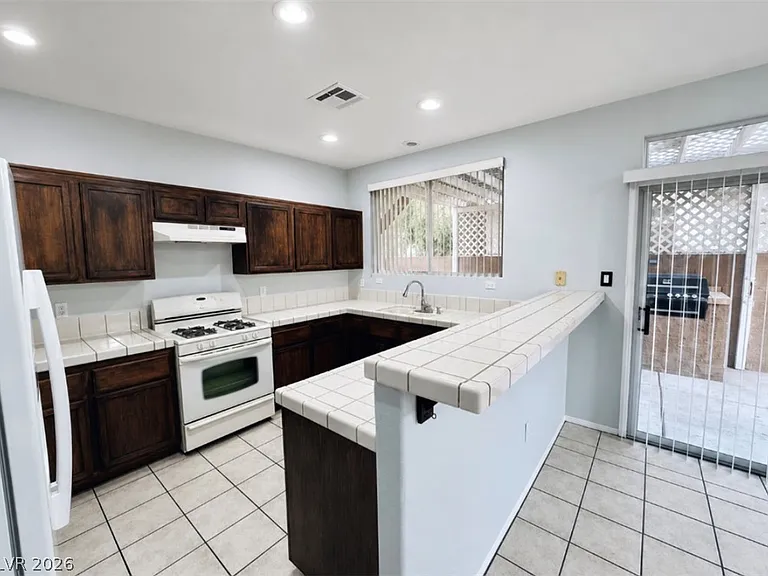 2581 Silver Shadow Dr #0 — Photo 6