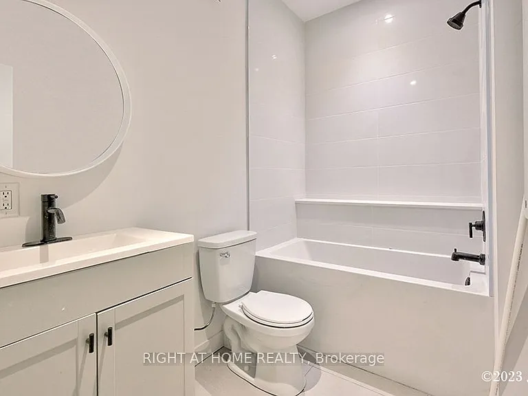 48 Lanark Ave #COACH HOUSE — Photo 4