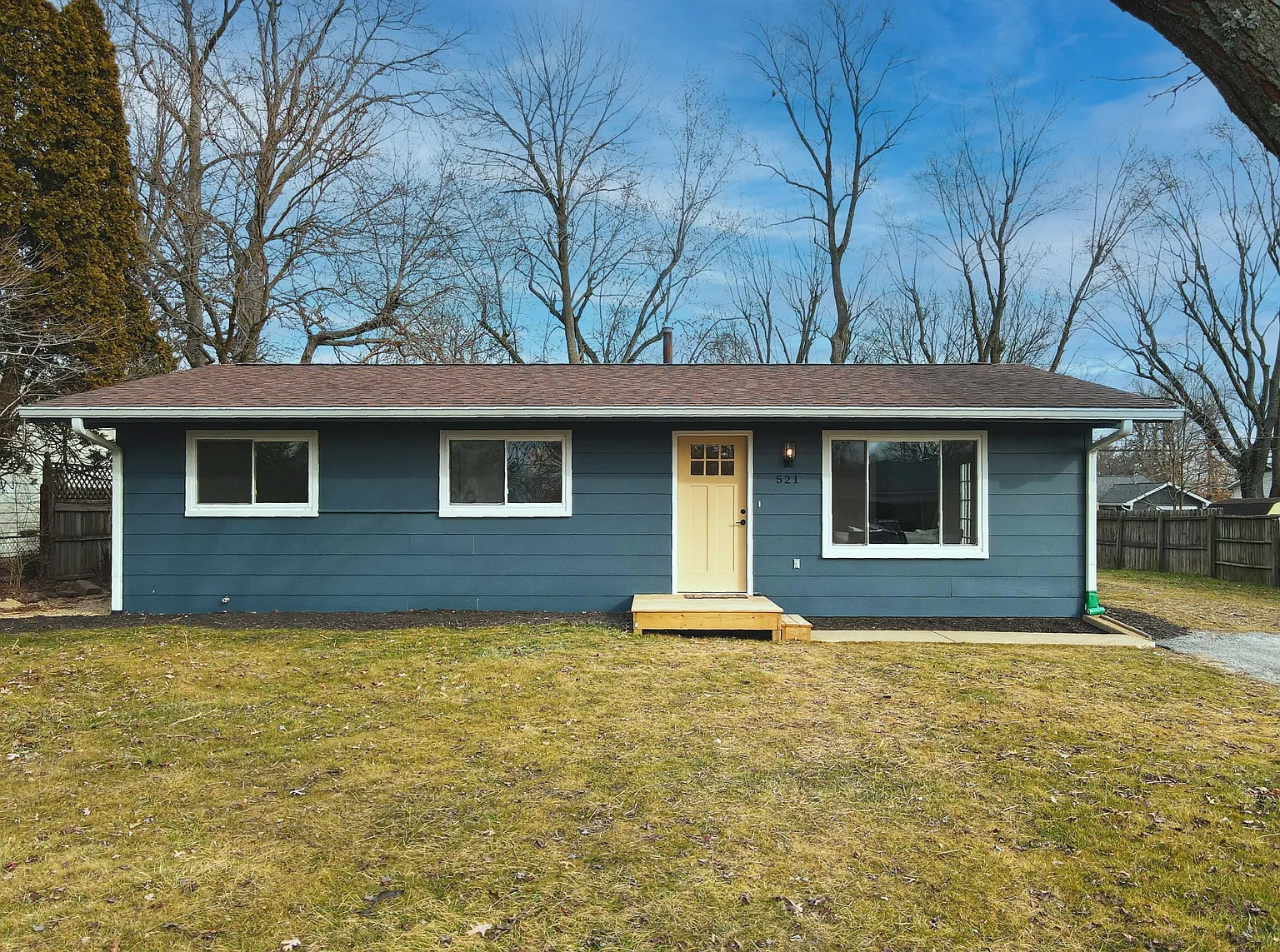 521 S Village Dr photo 1