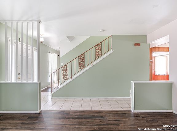 4th image of 5515 Castle Way