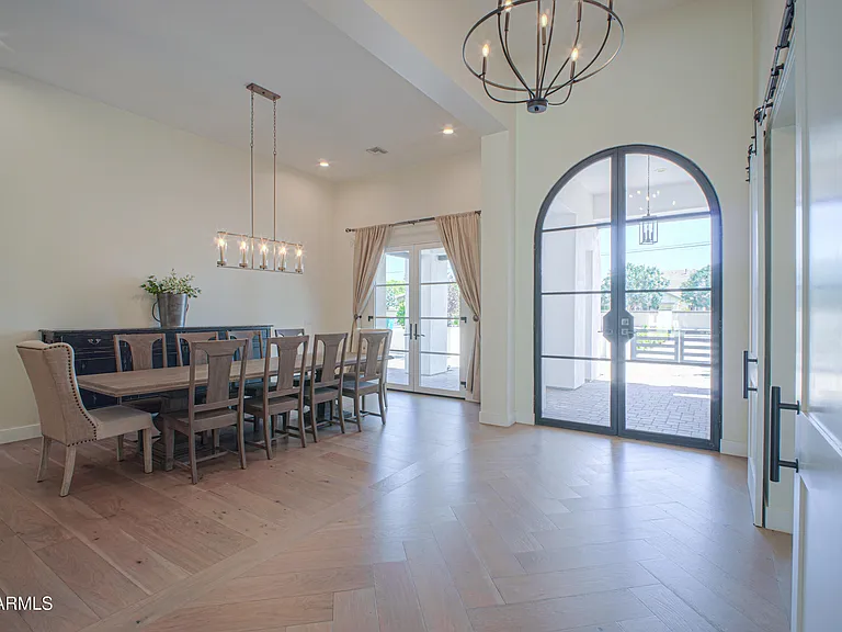 12424 E Victoria St — Photo 15