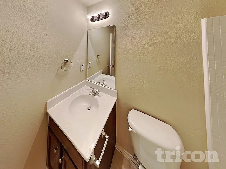 1248 Collett St — Photo 14