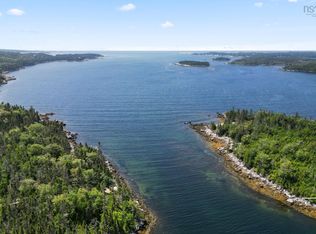 41 Blind Bay Dr, Halifax, NS B3Z 4C1