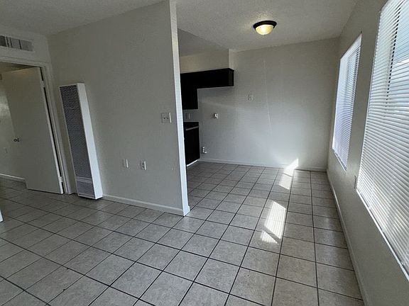 3rd image of 809-819 N Floral St #815
