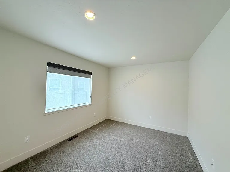 1616 Mosshart St — Photo 31