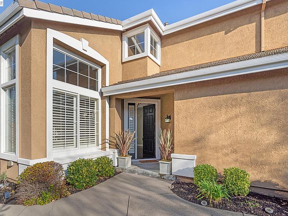 2nd image of 334 Squirrel Ridge Way