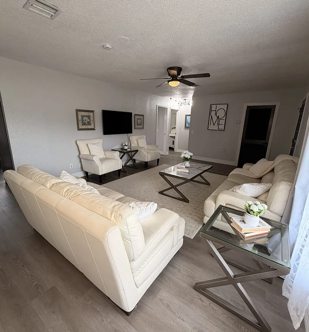 3 bed, 2200 sqft, $3,200 — Photo 1