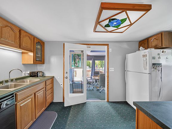 5th image of 36041 Carter Ave