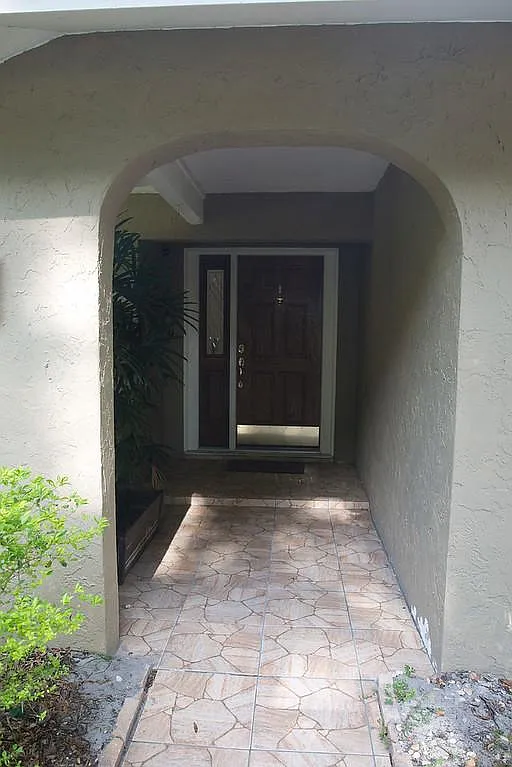 1722 SW 81st Ter — Photo 4