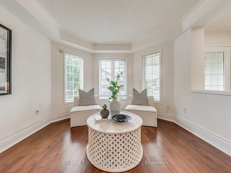 5811 Page Cres — Photo 11
