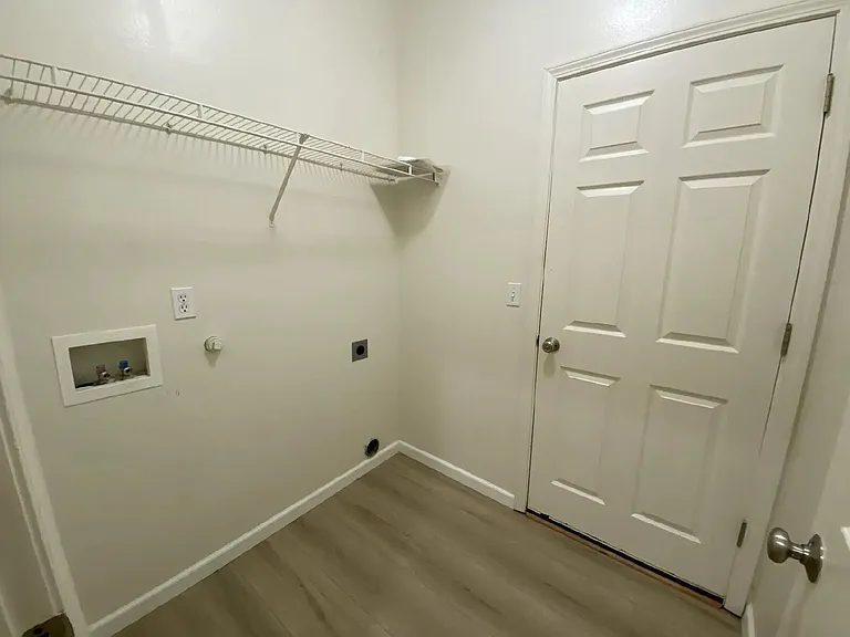 660 Callahan Dr — Photo 30
