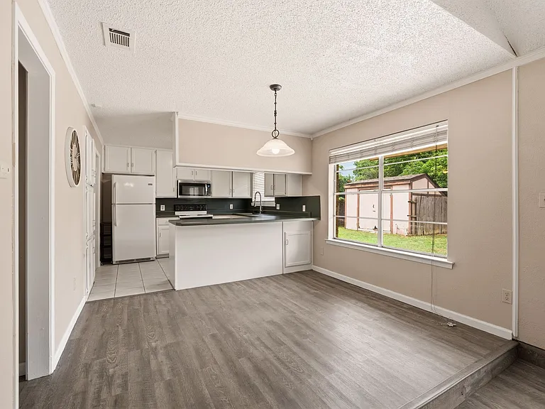 328 Anita Ave — Photo 8