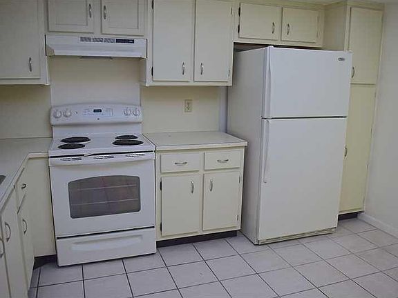 4th image of 16171 Blatt Boulevard #109