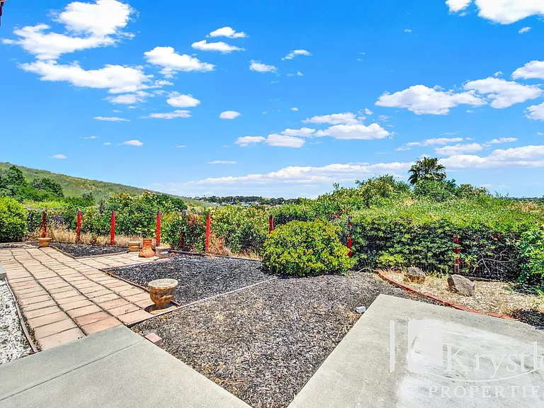 152 Chesapeake Dr — Photo 30