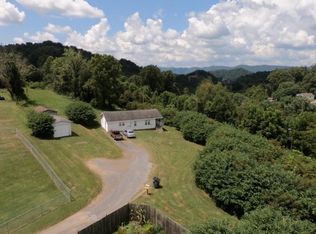 1408 Roan Ct, Kingsport, TN 37665