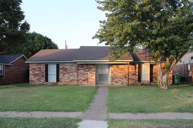 1st image of 121 Amy Dr