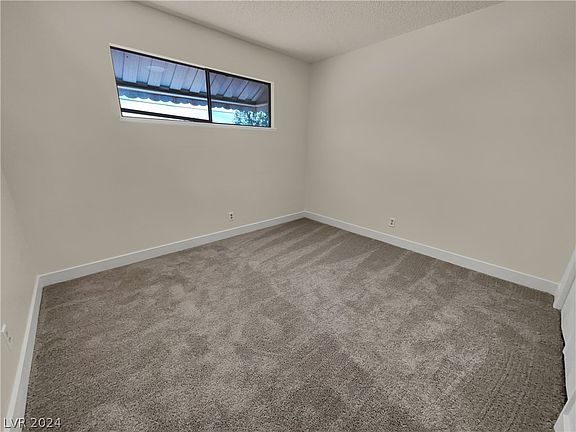 3rd image of 725 Carpenter Dr