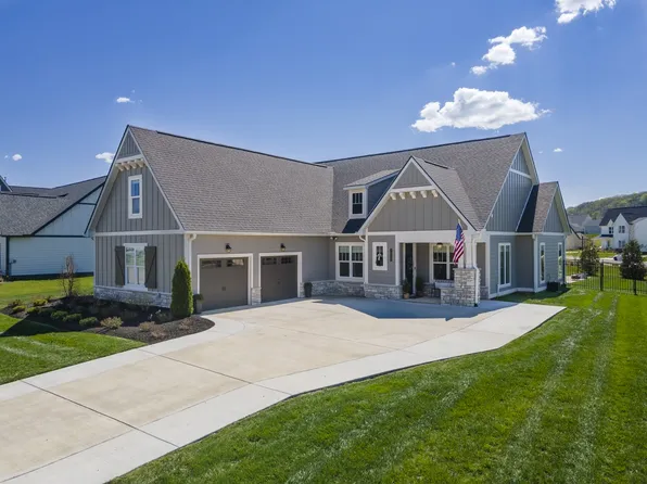 7575 Delancey Dr, College Grove, TN 37046