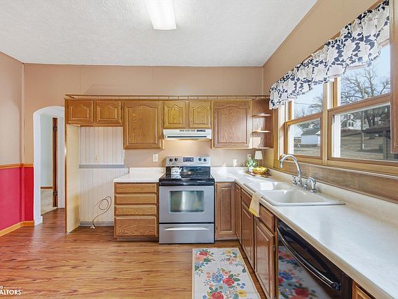 5th image of 312 2nd St