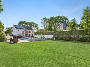 9 Seaside Ave, Hampton Bays, NY 11946