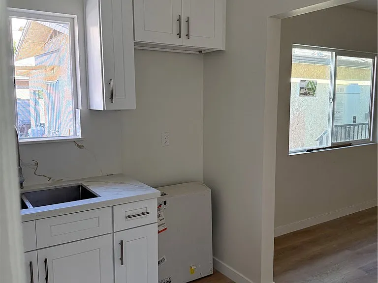 616 Alexander St — Photo 6