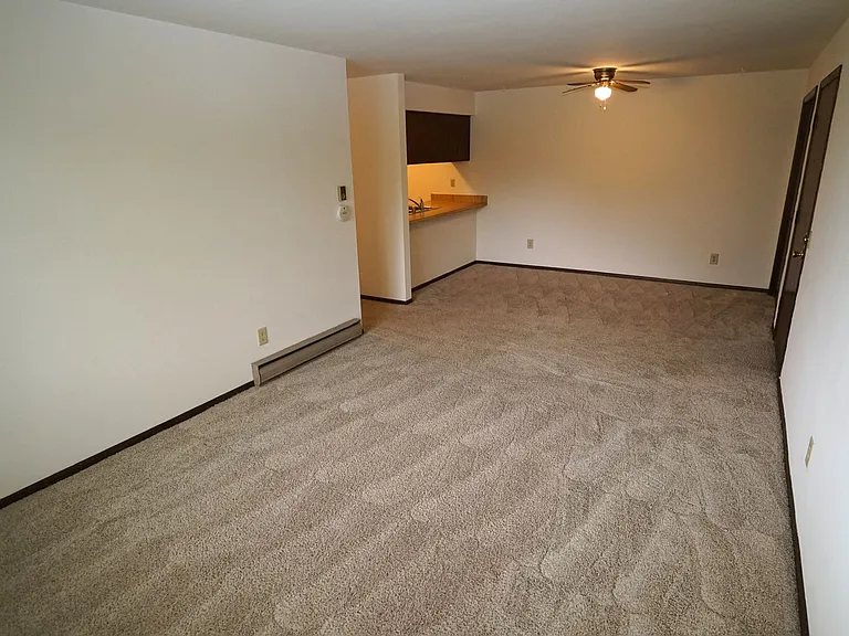 129-137 E Richards Rd — Photo 11