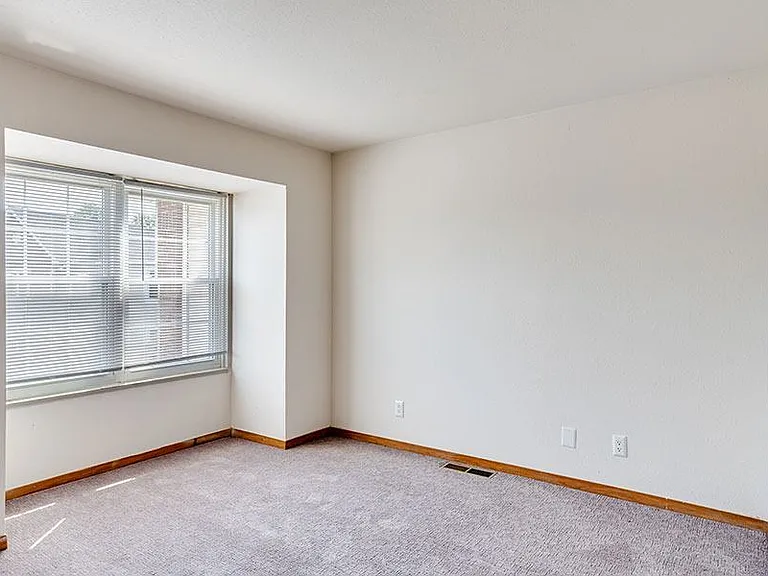 3622 Hess Ave — Photo 4