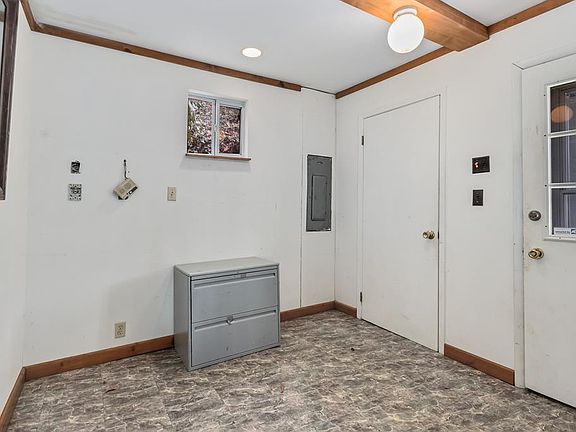 5th image of 175 Pine Ridge Dr