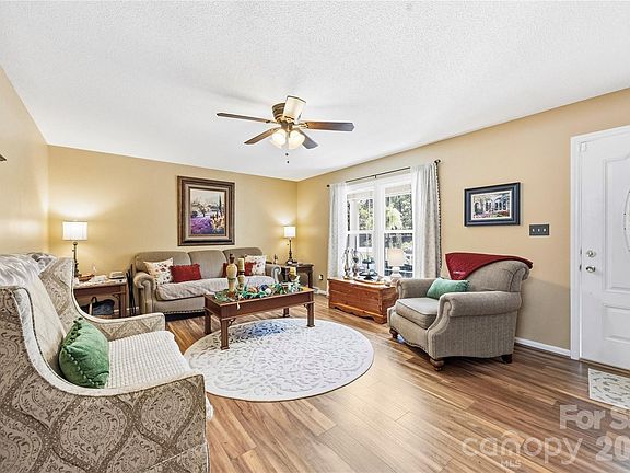 5th image of 2598 Tully Ct