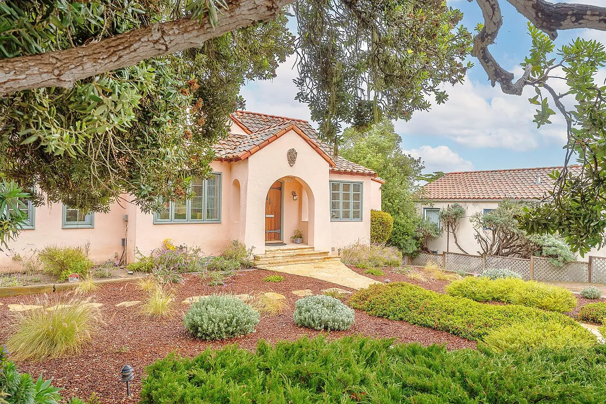 938 Lighthouse Avenue, Pacific Grove, Ca, 93950 - 938 Lighthouse Ave