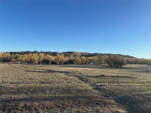 5th image of 2503 Blue Creek Rd