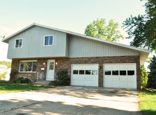 1192 Woodside Rd, Muskegon, MI 49441