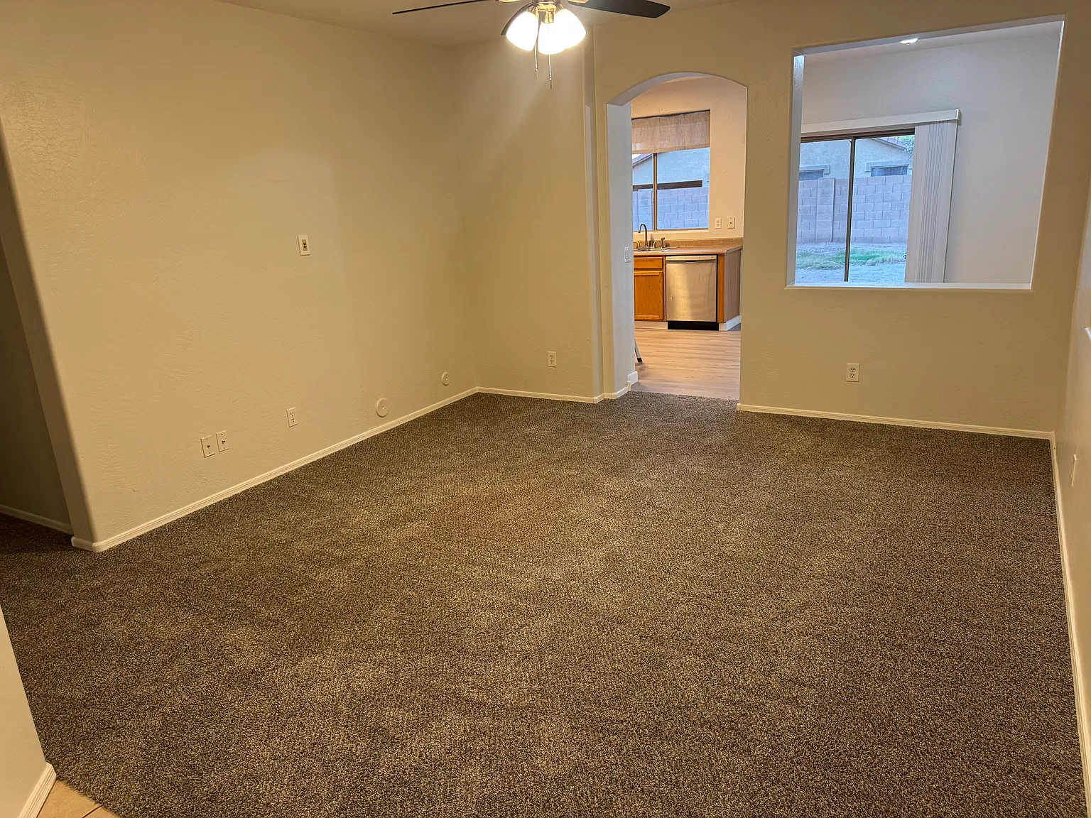 3 bed, 1428 sqft, $1,995 — Photo 3