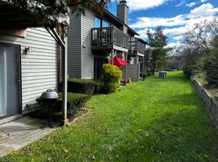 912 Spruce Hills Dr #912, Glen Gardner, NJ 08826