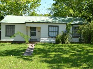1701 W Main St, Clarksville, TX 75426