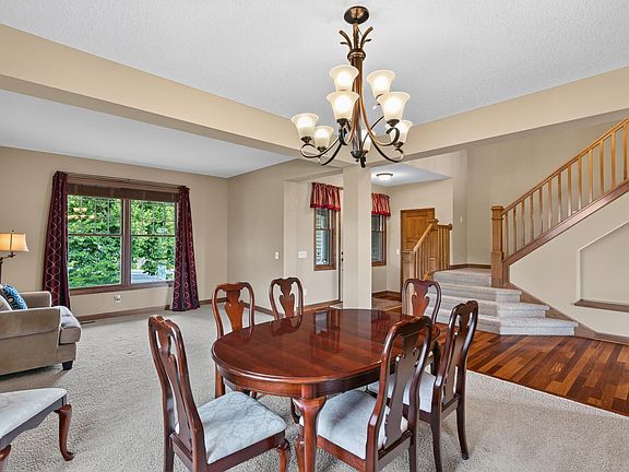 5th image of 9020 Warren Ct