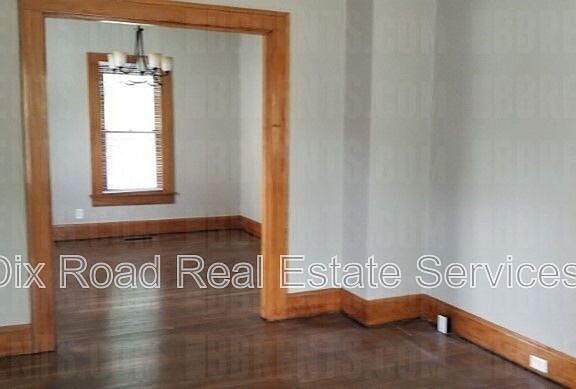 2nd image of 1007 Bellaire Ave