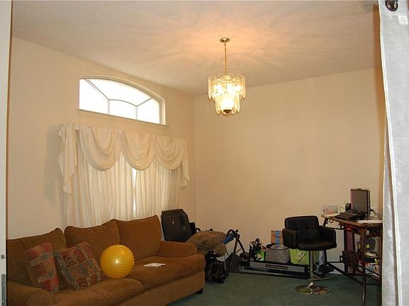 5th image of 701 Beechwood Dr