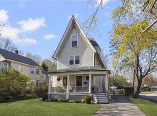 64 Bateman Ave, Newport, RI 02840