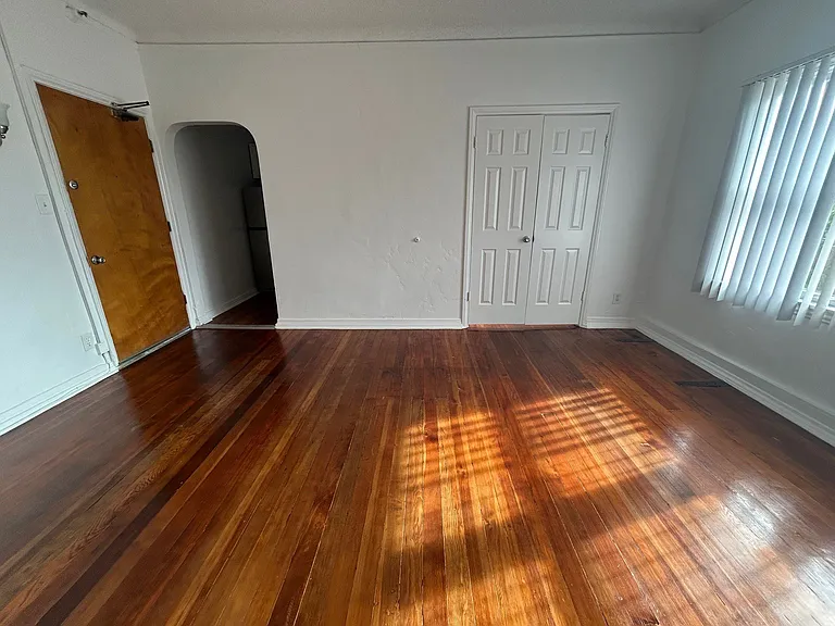 318 N. Mariposa Ave. — Photo 7