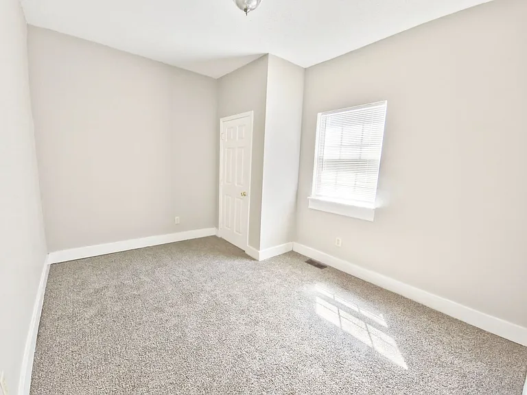 1303 S 26th St — Photo 6