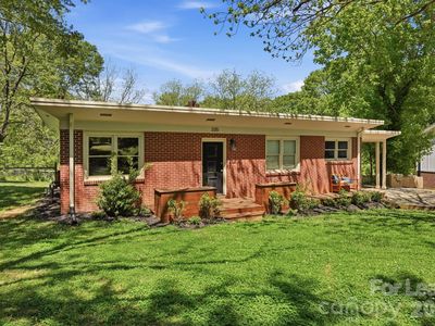 335 E Sumner St, Lincolnton, NC, 28092