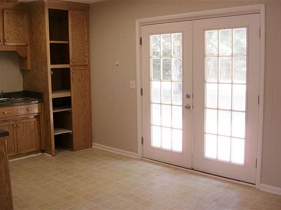 3rd image of 112 Deerfield Dr