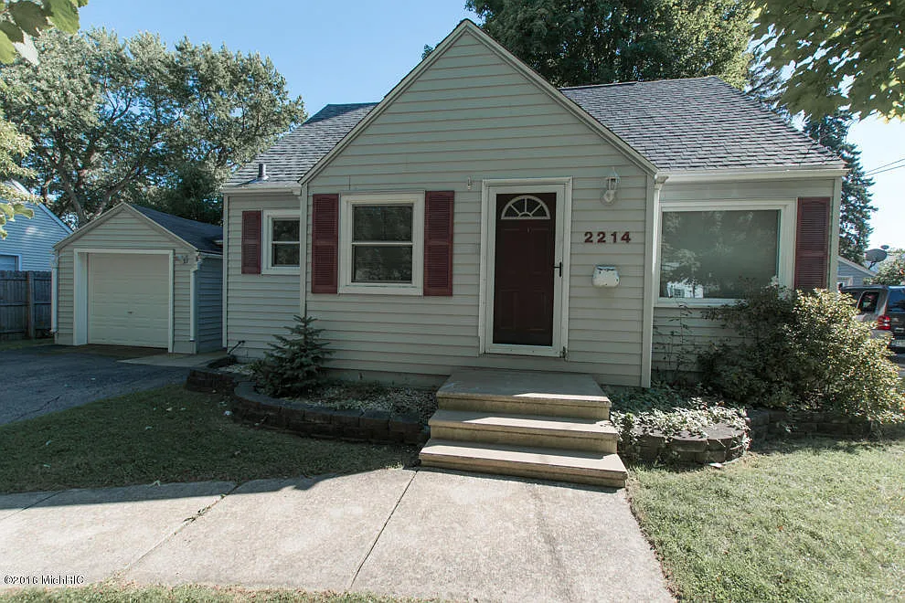 2214 Paddington Rd photo 1