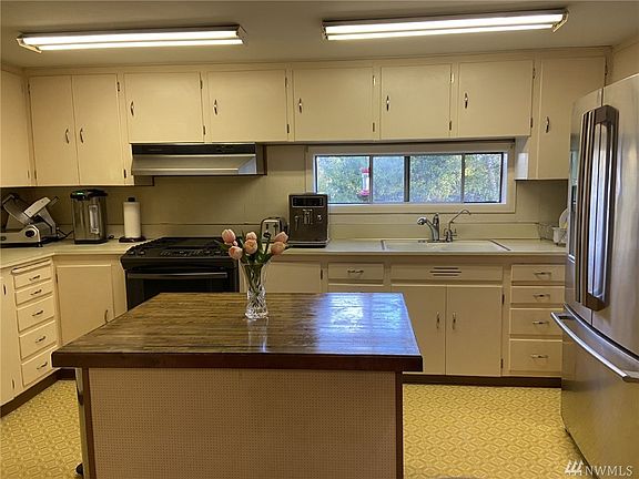 5th image of 1666 S 51st St