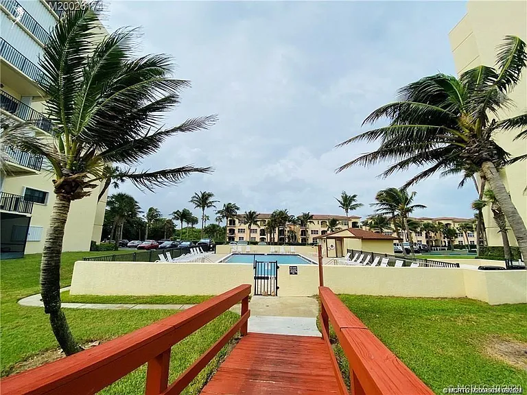 7430 S Ocean Dr — Photo 53