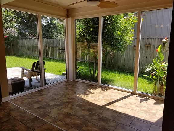 5th image of 132 Vanessa Ave