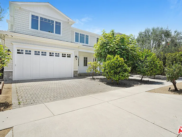 11540 Clover Ave — Photo 48