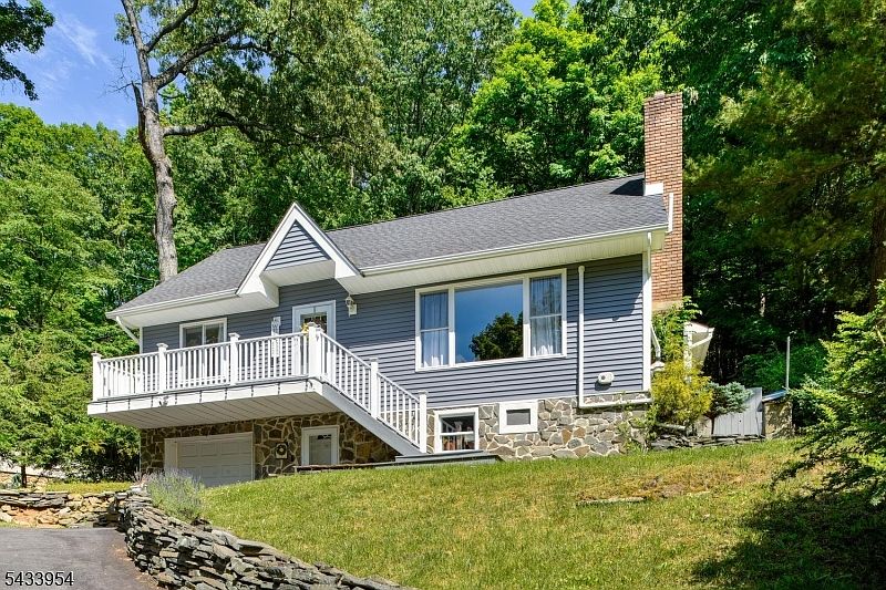 1st image of 15 Glenside Trl