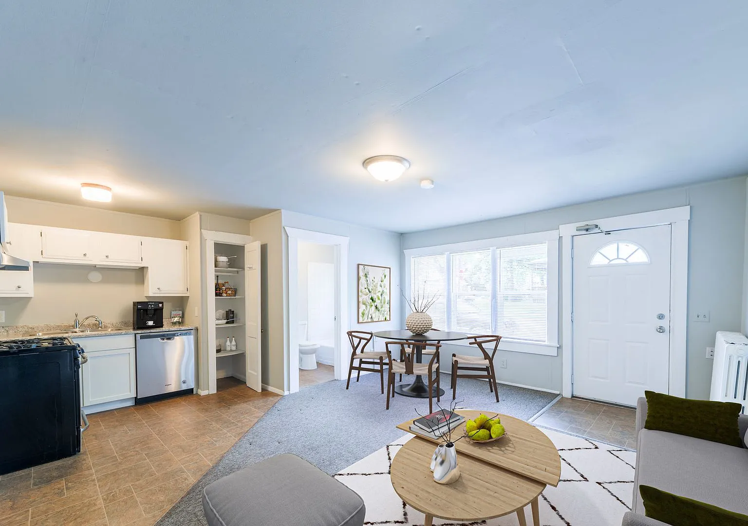 1435 Washington St NE — Photo 2